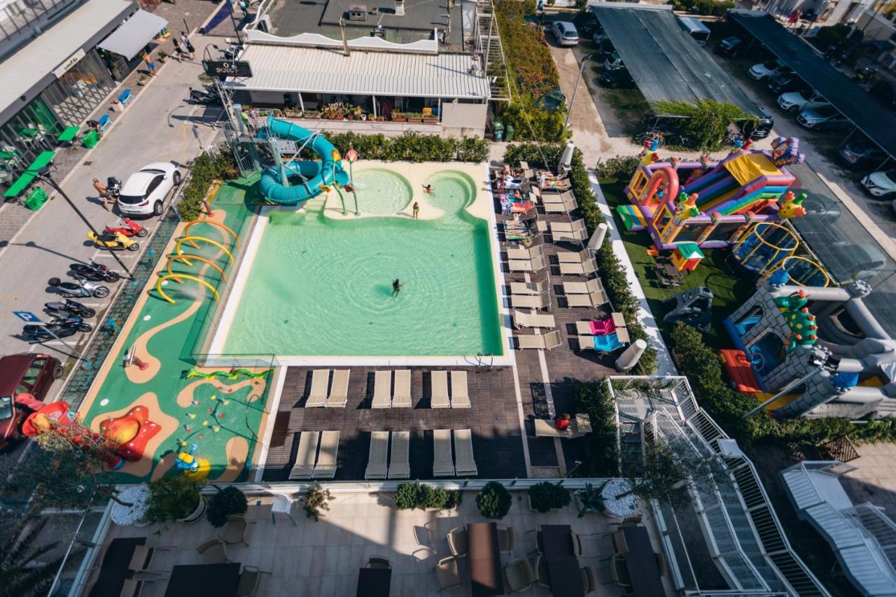 Trevi Family Resort Cattolica Exterior foto