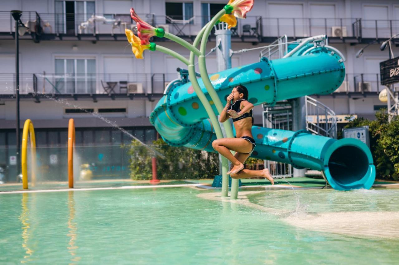 Trevi Family Resort Cattolica Exterior foto