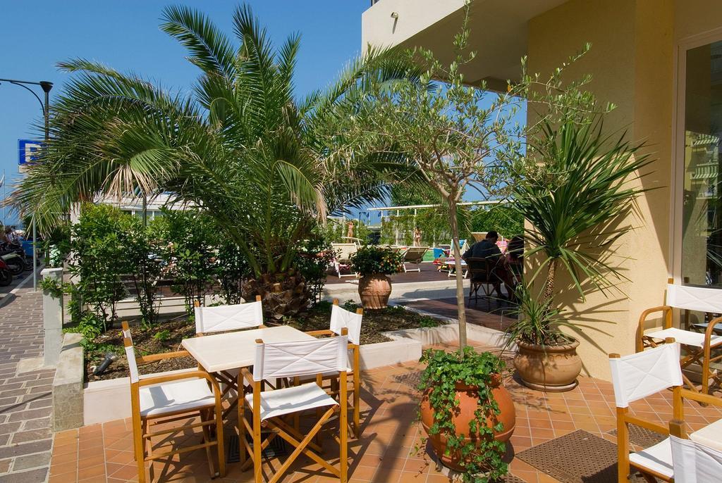 Trevi Family Resort Cattolica Exterior foto